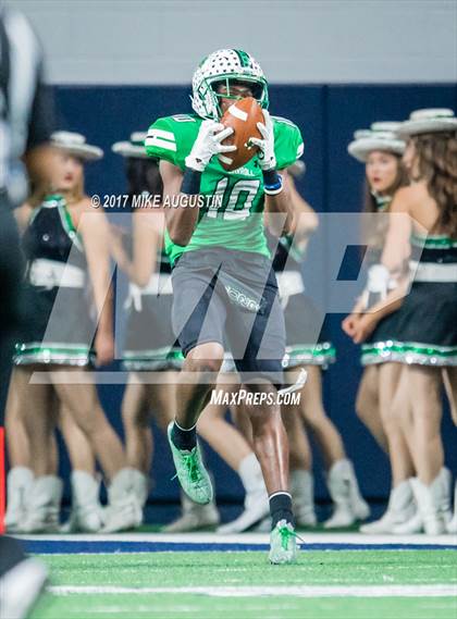 Thumbnail 1 in Carroll vs. DeSoto (UIL 6A DII Area Playoff) photogallery.