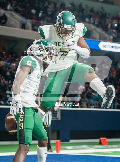 Thumbnail 3 in Carroll vs. DeSoto (UIL 6A DII Area Playoff) photogallery.