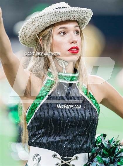 Thumbnail 3 in Carroll vs. DeSoto (UIL 6A DII Area Playoff) photogallery.