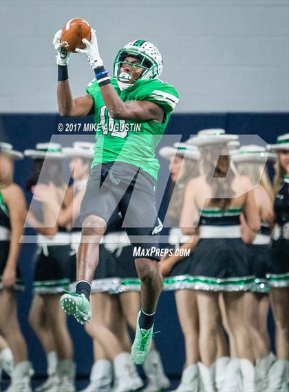 Thumbnail 2 in Carroll vs. DeSoto (UIL 6A DII Area Playoff) photogallery.