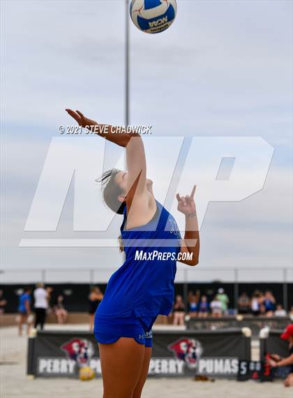 Thumbnail 2 in O'Conner vs Xavier College Prep @ Casteel (AIA Division I State Championship Semifinals) photogallery.