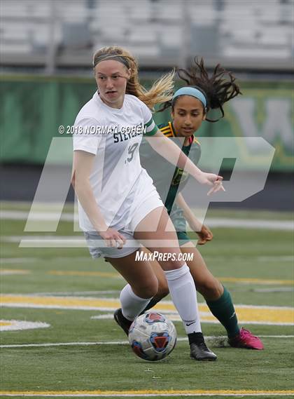 Thumbnail 2 in Fremd vs. Stevenson (IHSA 3A Regional Playoff) photogallery.
