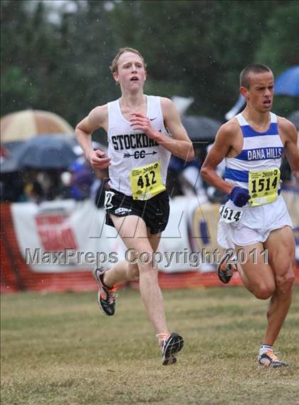 Thumbnail 1 in CIF State Cross Country Championships (D1 Boys) photogallery.