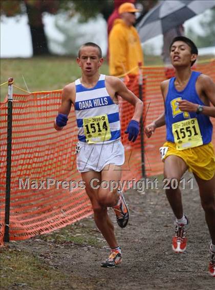 Thumbnail 1 in CIF State Cross Country Championships (D1 Boys) photogallery.