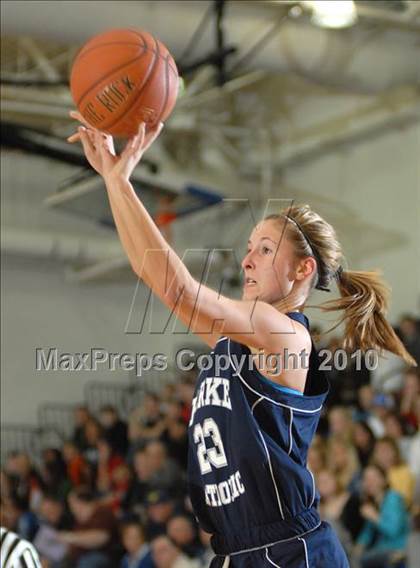 Thumbnail 2 in Burke Catholic [John S.] vs. Highland (Section 9 Class B Final) photogallery.