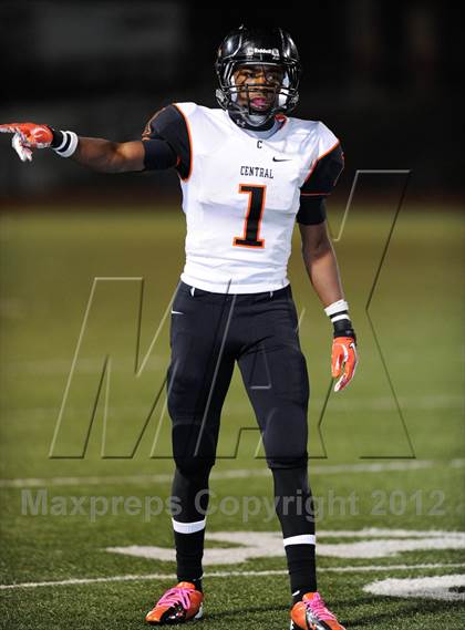 Thumbnail 3 in Central @ Hillsboro (MSHSAA District Playoffs) photogallery.