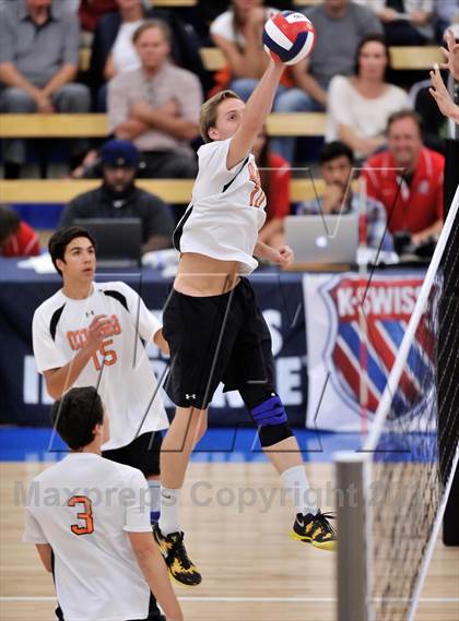 Thumbnail 2 in Huntington Beach vs Loyola (CIF SoCal Regional D1 Final) photogallery.