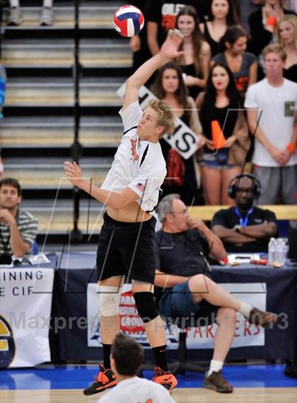 Thumbnail 3 in Huntington Beach vs Loyola (CIF SoCal Regional D1 Final) photogallery.