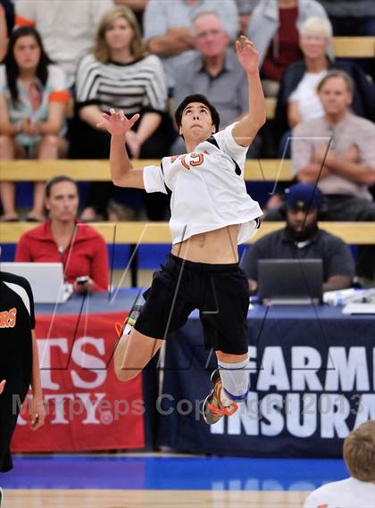 Thumbnail 3 in Huntington Beach vs Loyola (CIF SoCal Regional D1 Final) photogallery.
