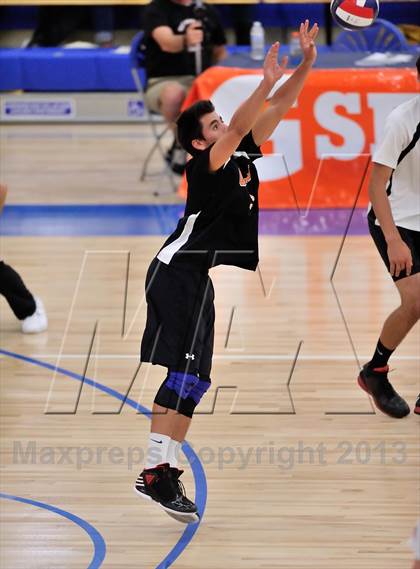 Thumbnail 2 in Huntington Beach vs Loyola (CIF SoCal Regional D1 Final) photogallery.