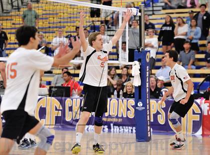 Thumbnail 3 in Huntington Beach vs Loyola (CIF SoCal Regional D1 Final) photogallery.
