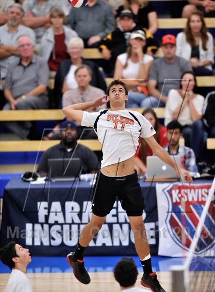 Thumbnail 1 in Huntington Beach vs Loyola (CIF SoCal Regional D1 Final) photogallery.