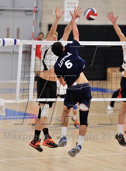 Thumbnail 3 in Huntington Beach vs Loyola (CIF SoCal Regional D1 Final) photogallery.