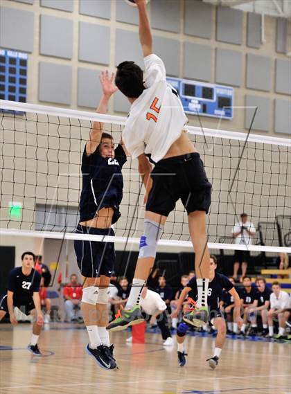 Thumbnail 1 in Huntington Beach vs Loyola (CIF SoCal Regional D1 Final) photogallery.