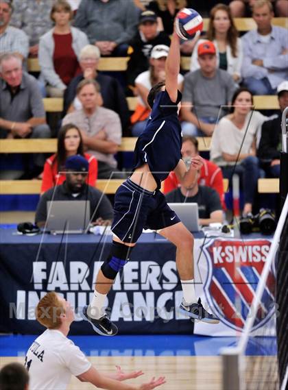 Thumbnail 3 in Huntington Beach vs Loyola (CIF SoCal Regional D1 Final) photogallery.