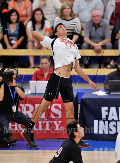 Thumbnail 2 in Huntington Beach vs Loyola (CIF SoCal Regional D1 Final) photogallery.