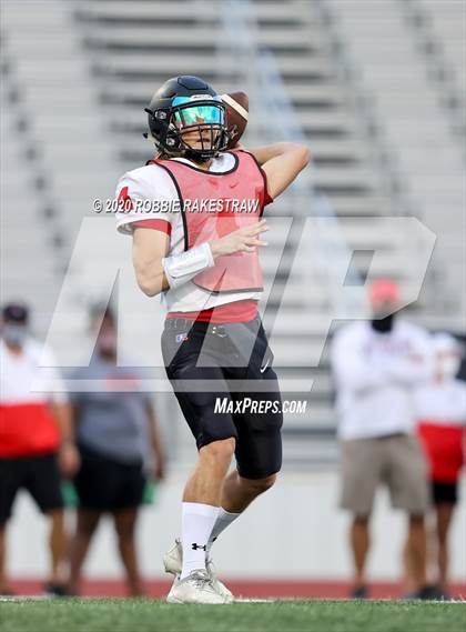 Thumbnail 1 in Lake Highlands vs Mesquite (Scrimmage) photogallery.