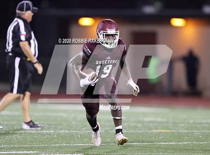 Thumbnail 2 in Lake Highlands vs Mesquite (Scrimmage) photogallery.