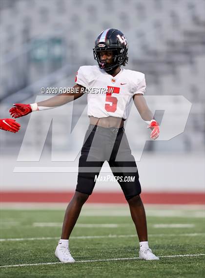 Thumbnail 1 in Lake Highlands vs Mesquite (Scrimmage) photogallery.