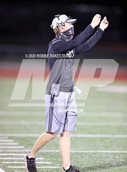 Thumbnail 3 in Lake Highlands vs Mesquite (Scrimmage) photogallery.