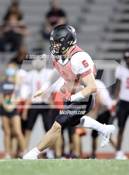 Thumbnail 2 in Lake Highlands vs Mesquite (Scrimmage) photogallery.