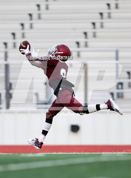 Thumbnail 3 in Lake Highlands vs Mesquite (Scrimmage) photogallery.