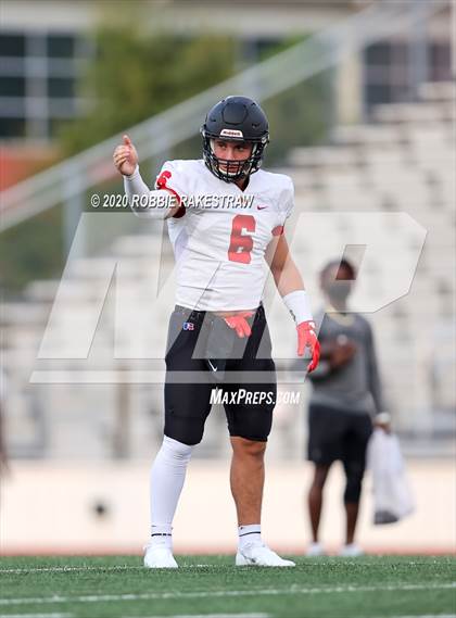 Thumbnail 3 in Lake Highlands vs Mesquite (Scrimmage) photogallery.