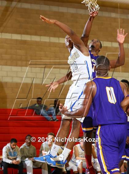 Thumbnail 3 in Lynwood vs. El Camino Real (Pacific Shores Tournament) photogallery.