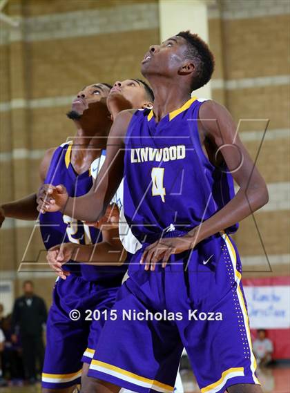 Thumbnail 3 in Lynwood vs. El Camino Real (Pacific Shores Tournament) photogallery.