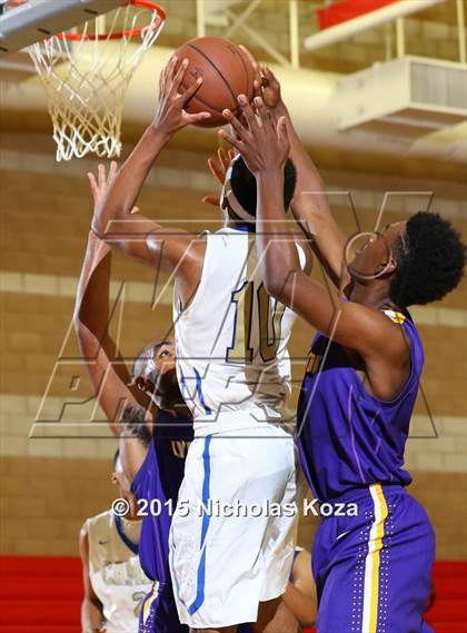 Thumbnail 2 in Lynwood vs. El Camino Real (Pacific Shores Tournament) photogallery.