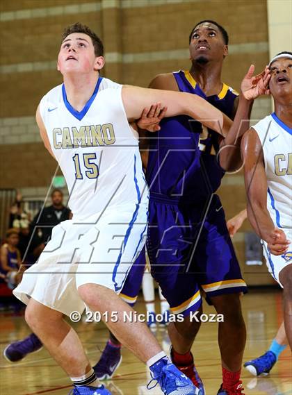 Thumbnail 3 in Lynwood vs. El Camino Real (Pacific Shores Tournament) photogallery.