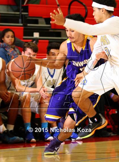 Thumbnail 2 in Lynwood vs. El Camino Real (Pacific Shores Tournament) photogallery.