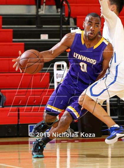 Thumbnail 1 in Lynwood vs. El Camino Real (Pacific Shores Tournament) photogallery.
