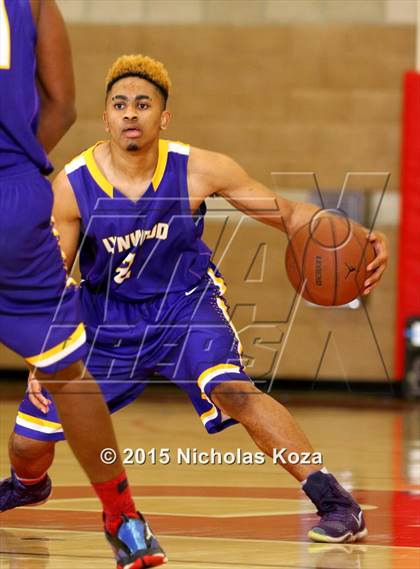 Thumbnail 3 in Lynwood vs. El Camino Real (Pacific Shores Tournament) photogallery.