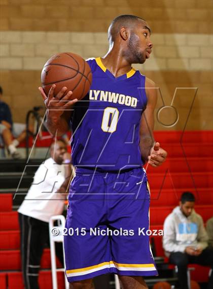 Thumbnail 1 in Lynwood vs. El Camino Real (Pacific Shores Tournament) photogallery.