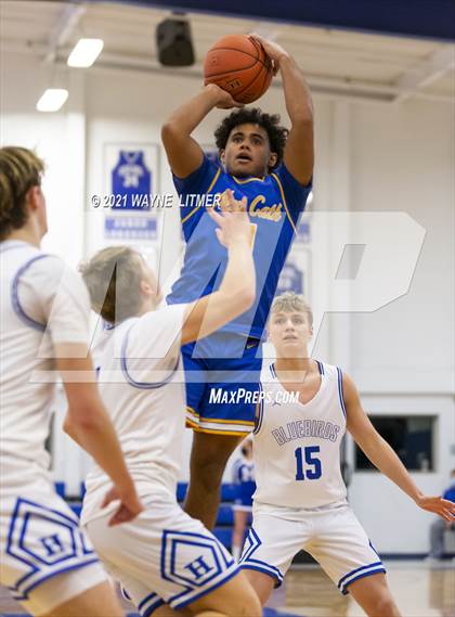 Thumbnail 3 in Newport Central Catholic @ Highlands photogallery.