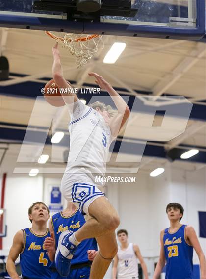 Thumbnail 2 in Newport Central Catholic @ Highlands photogallery.