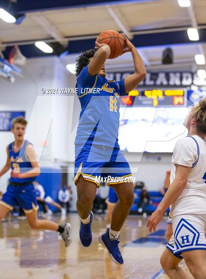 Thumbnail 2 in Newport Central Catholic @ Highlands photogallery.