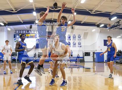 Thumbnail 3 in Newport Central Catholic @ Highlands photogallery.