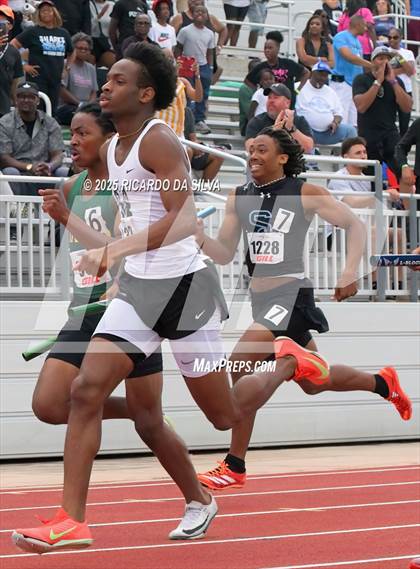 Thumbnail 2 in UIL 6A Track Region III Final photogallery.