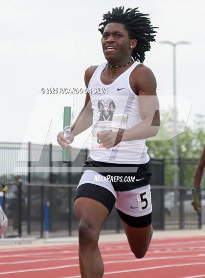 Thumbnail 2 in UIL 6A Track Region III Final photogallery.