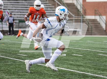 Thumbnail 3 in John Tyler vs. Lancaster (UIL 5A Area Playoff) photogallery.
