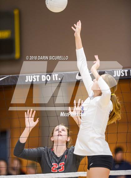 Thumbnail 3 in Bishop Gorman vs. Mater Dei (NIKE Tournament of Champions)  photogallery.