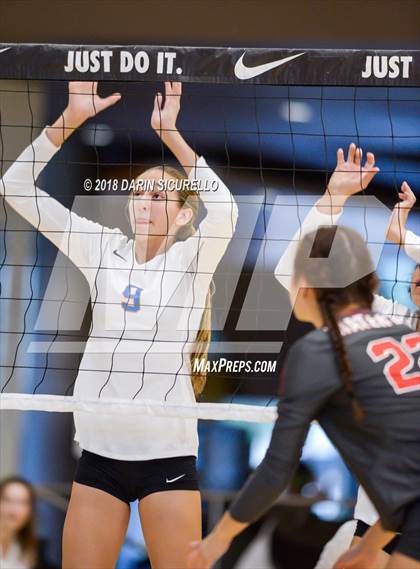 Thumbnail 1 in Bishop Gorman vs. Mater Dei (NIKE Tournament of Champions)  photogallery.