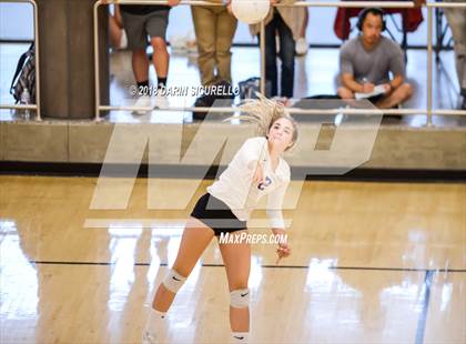 Thumbnail 1 in Bishop Gorman vs. Mater Dei (NIKE Tournament of Champions)  photogallery.