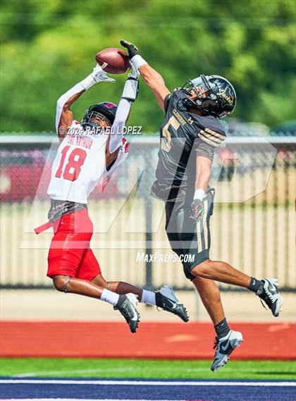 Thumbnail 1 in Cleburne vs. Port Arthur Memorial photogallery.