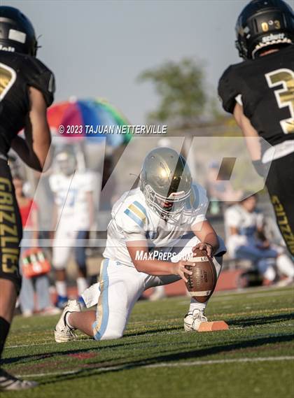 Thumbnail 2 in  Quartz Hill @ Golden Valley photogallery.
