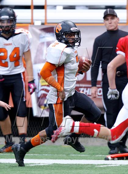 Thumbnail 3 in Tuckahoe vs. Randolph (NYSPHSAA Class D Final) photogallery.