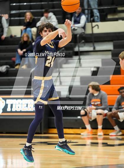 Thumbnail 2 in Mullen @ Lakewood photogallery.