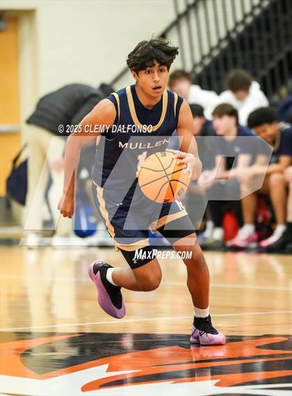 Thumbnail 3 in Mullen @ Lakewood photogallery.